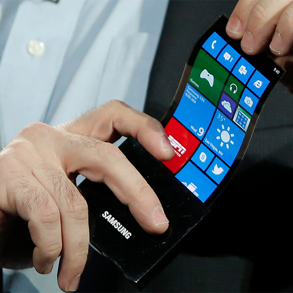 Samsung, смартфоны, гибкий дисплей, До 2015 года Samsung представит смартфоны с изгибаемыми дисплеями